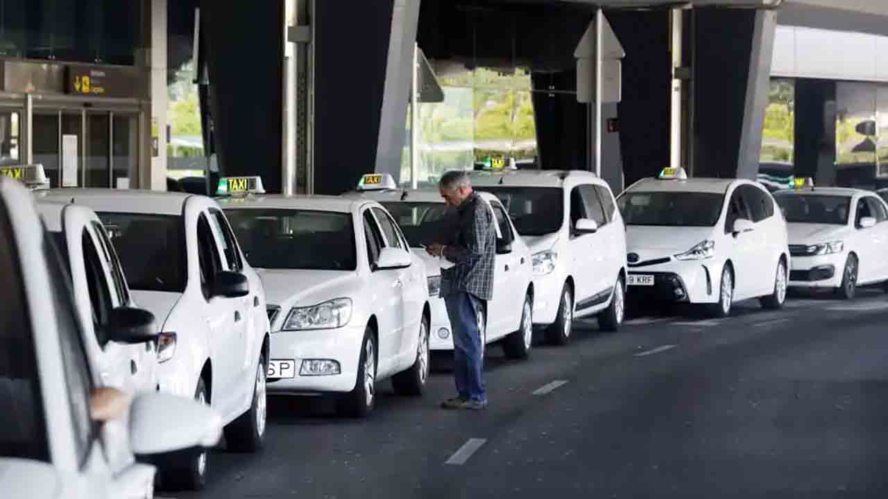 Taxi at Valencia Airport for transfers to Denia Costa Blanca