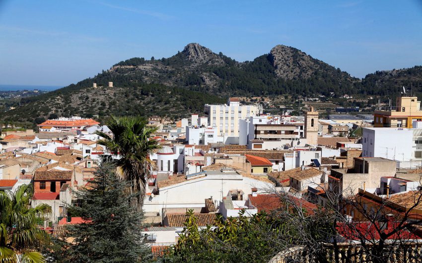 Pedreguer town centre with Montgó mountain in the background