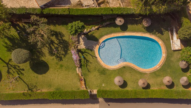 Aerial view of communal swimming pool at apartment Montesol in Dénia