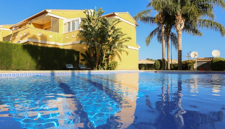Communal swimming pool at apartment Alquería Sol in Dénia