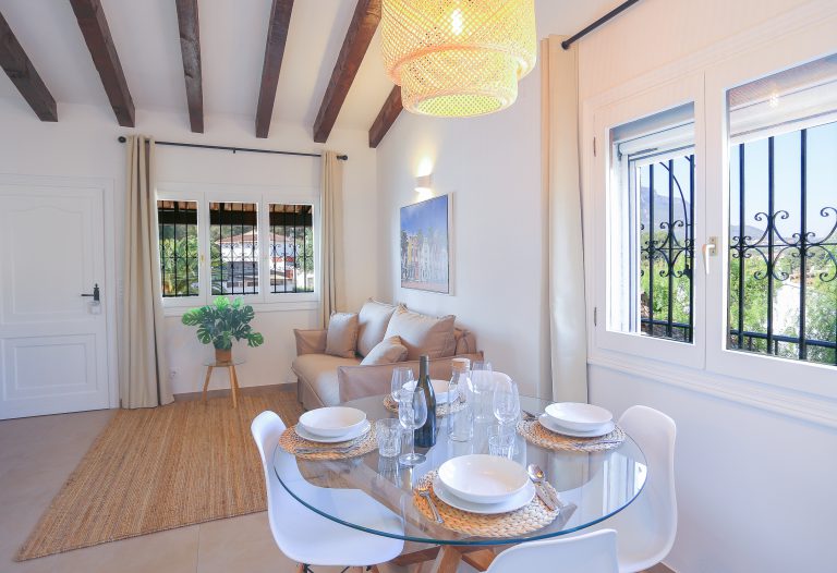 Dining area with terrace view at apartment Montesol in Dénia