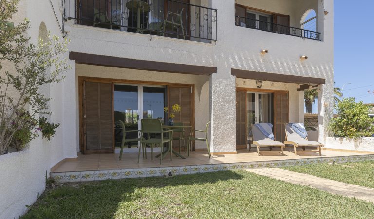 Exterior of apartment Retiro Sol B01 at the Retiro Sol complex in Dénia