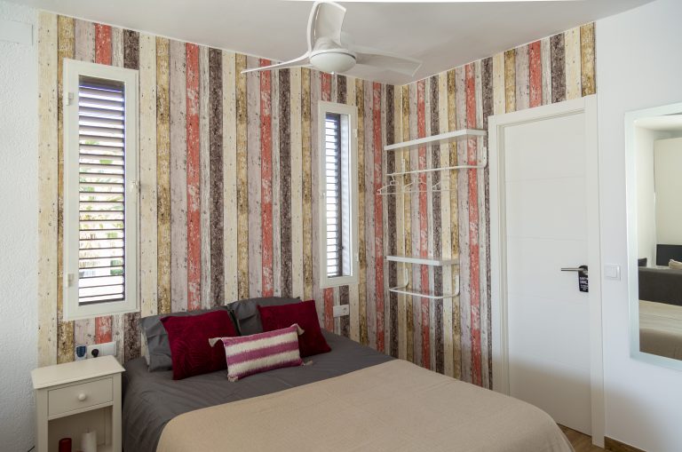Bedroom with natural light at apartment Retiro Sol A05 in Dénia