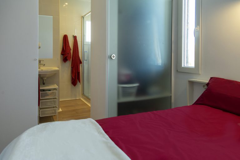 Bedroom with double bed at apartment Retiro Sol A09 in Dénia