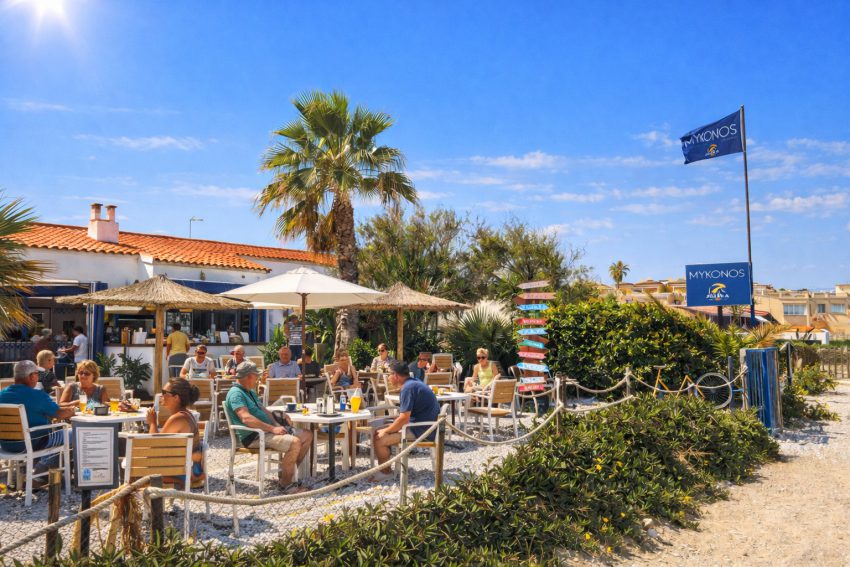 Beach restaurant terrace in Els Poblets on the Costa Blanca